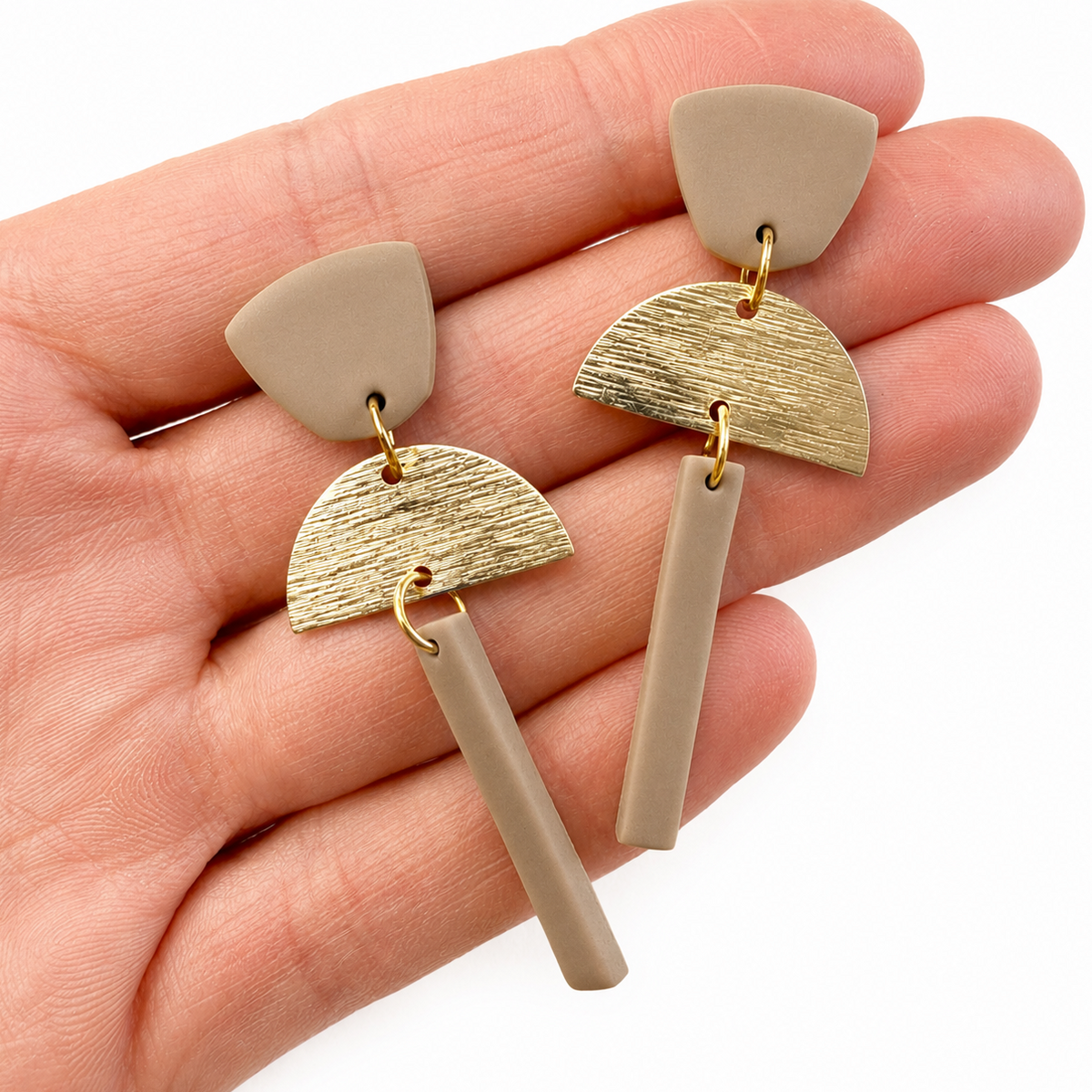 hanger polymeerklei oorbellen, gemaakt met de Lis cutter en Romy cutter