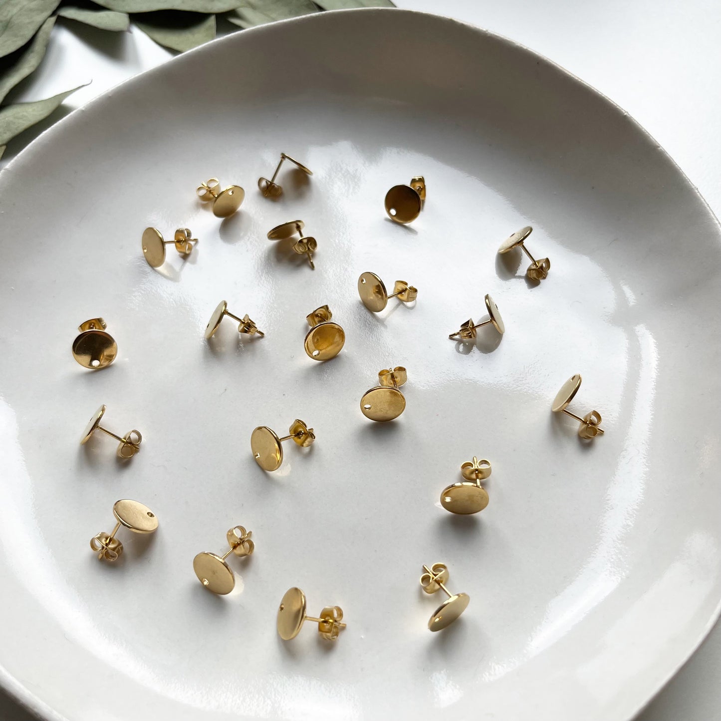 Oorsteker plaatje goud (10 mm - grootste formaat)