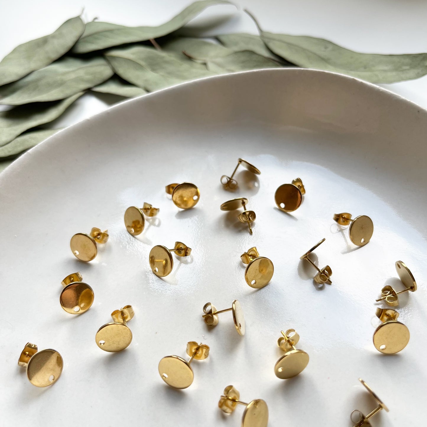 Oorsteker plaatje goud (10 mm - grootste formaat)