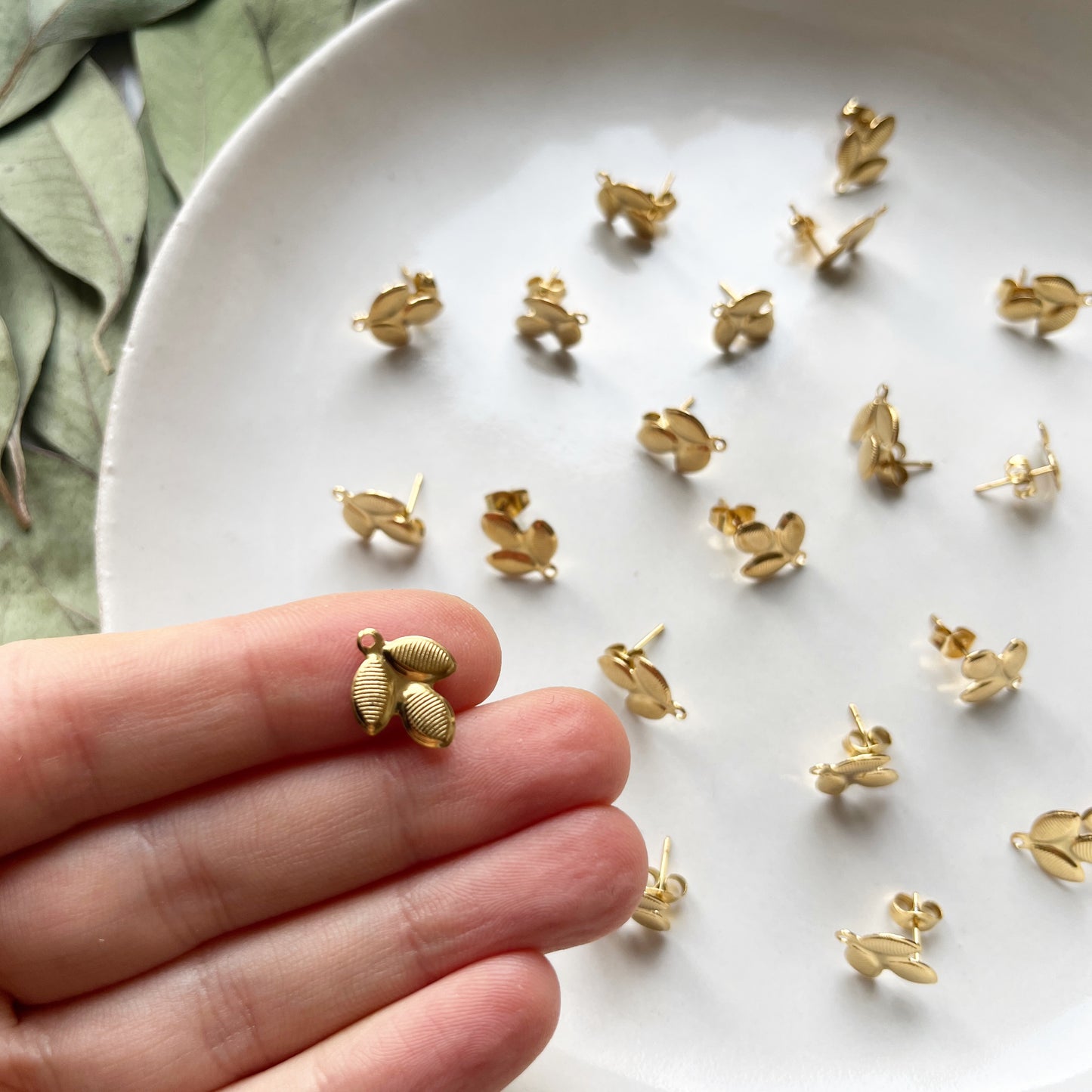 Oorsteker blad goud