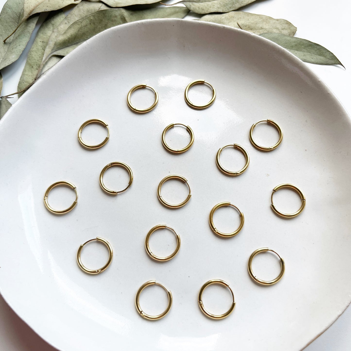 Huggie hoop rond