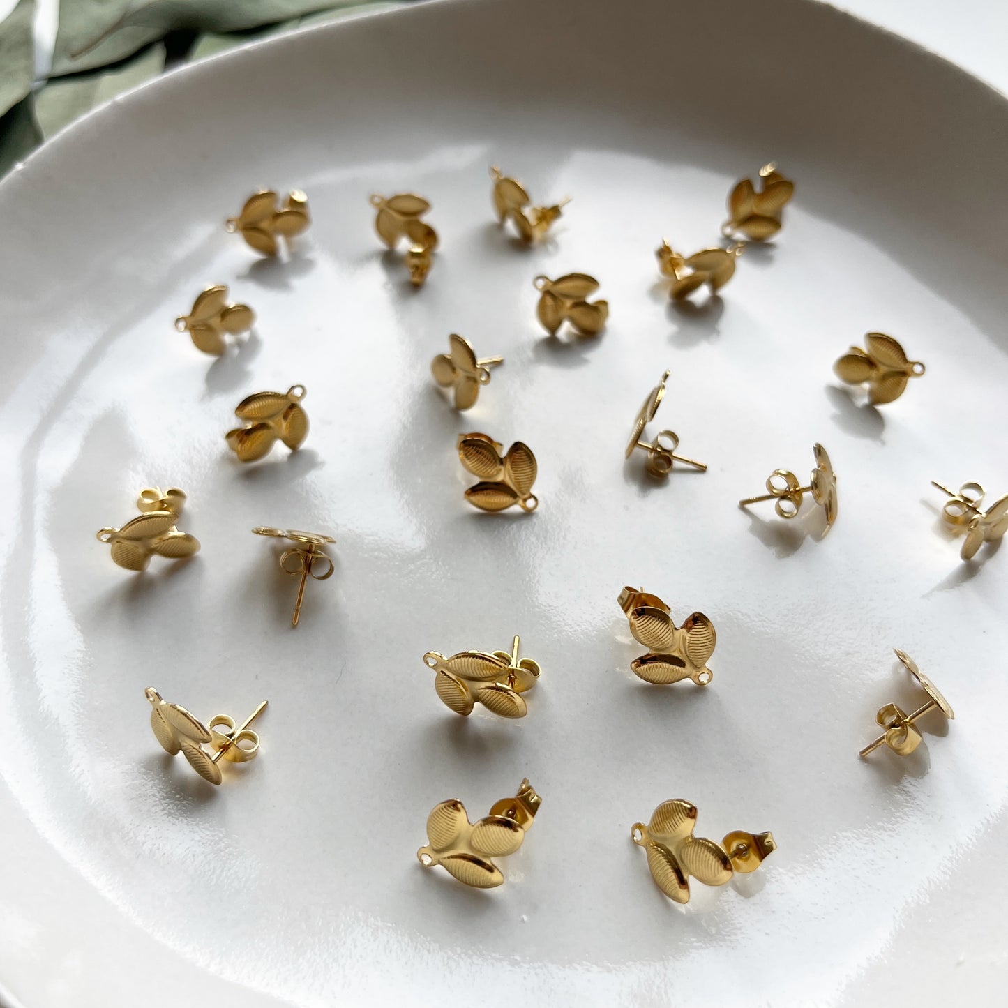 Oorsteker blad goud