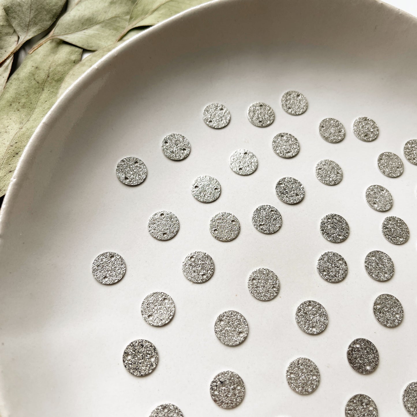 Connector cirkel met reliëf zilver