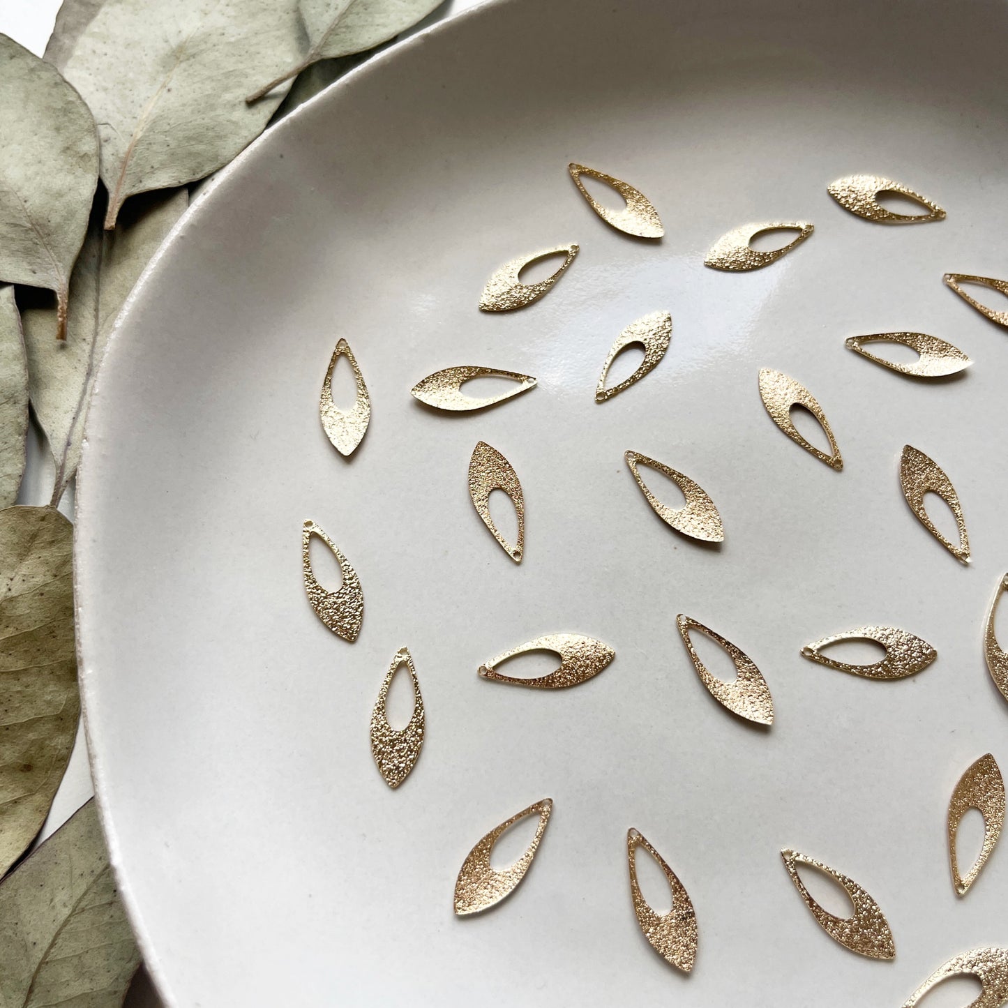 Hanger holle ovaal goud