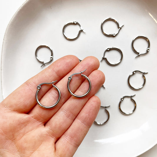 Huggie rond met clip-sluiting zilver