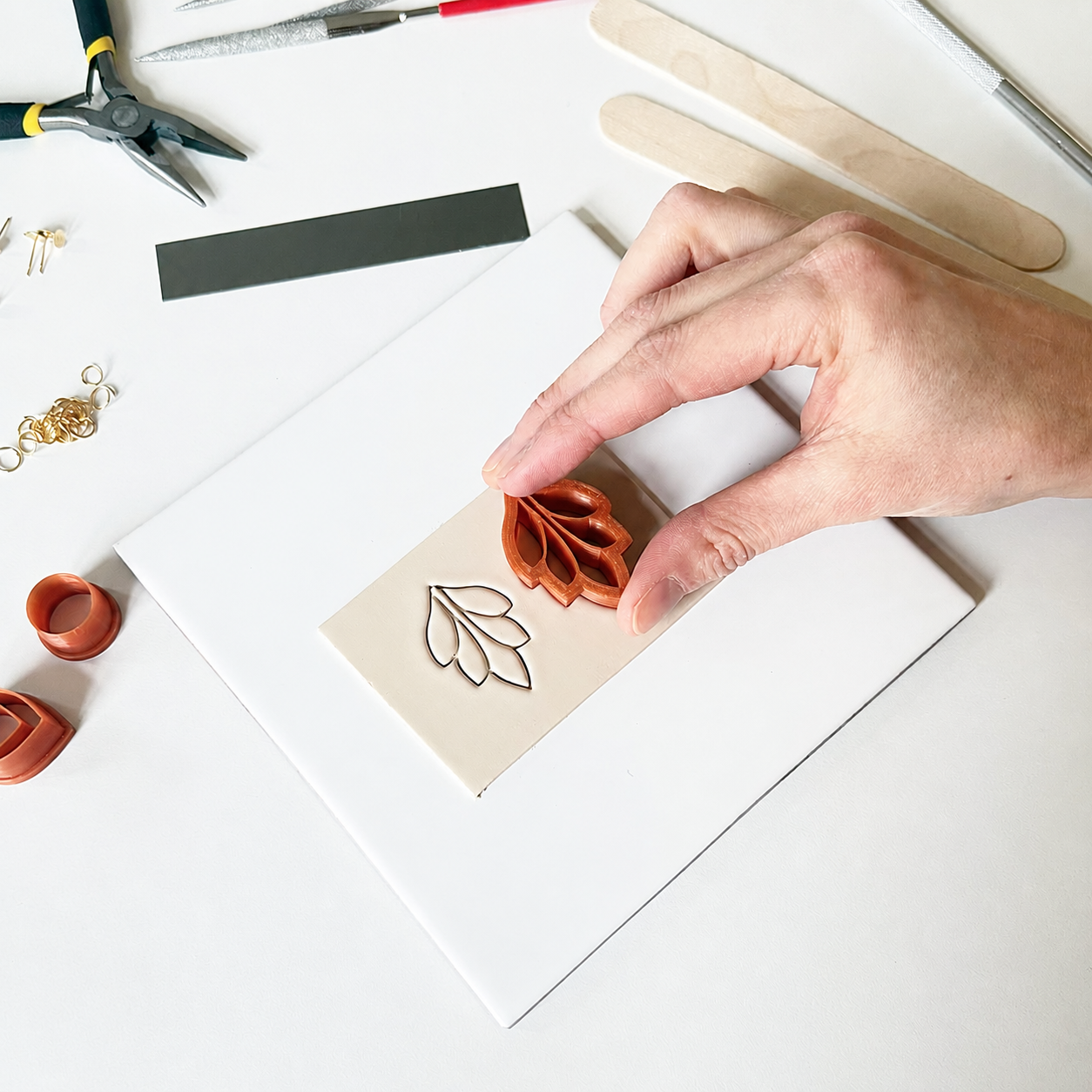 Kit de démarrage pour boucles d'oreilles
