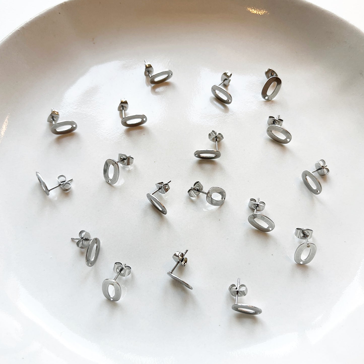 Oorsteker holle ovaal zilver