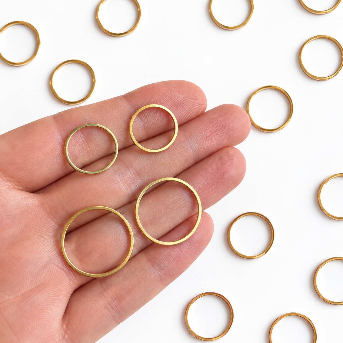Hanger ring goud