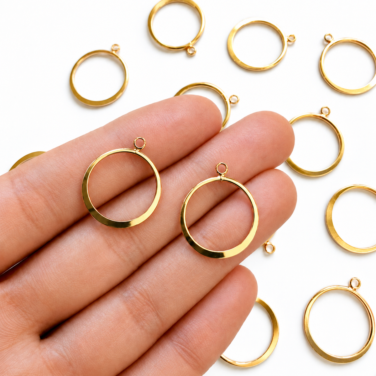 Hanger ring goud