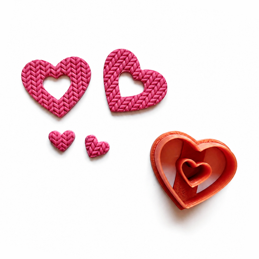 Roze polymeerklei hartjes gemaakt met de hartjes cutter 2