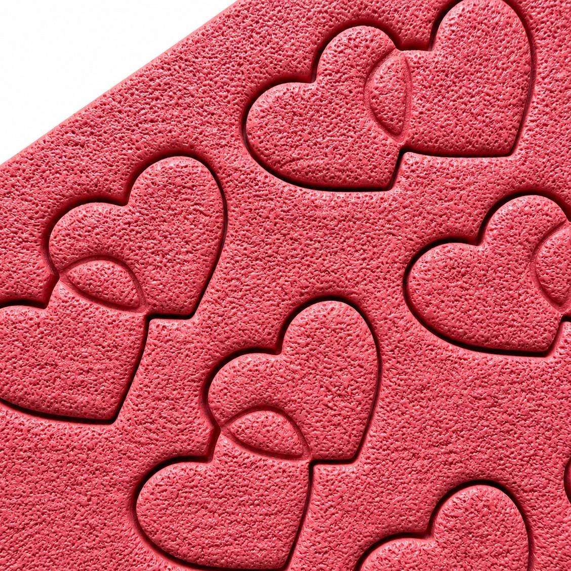 Hartjes in elkaar cutter in polymeerklei gedrukt