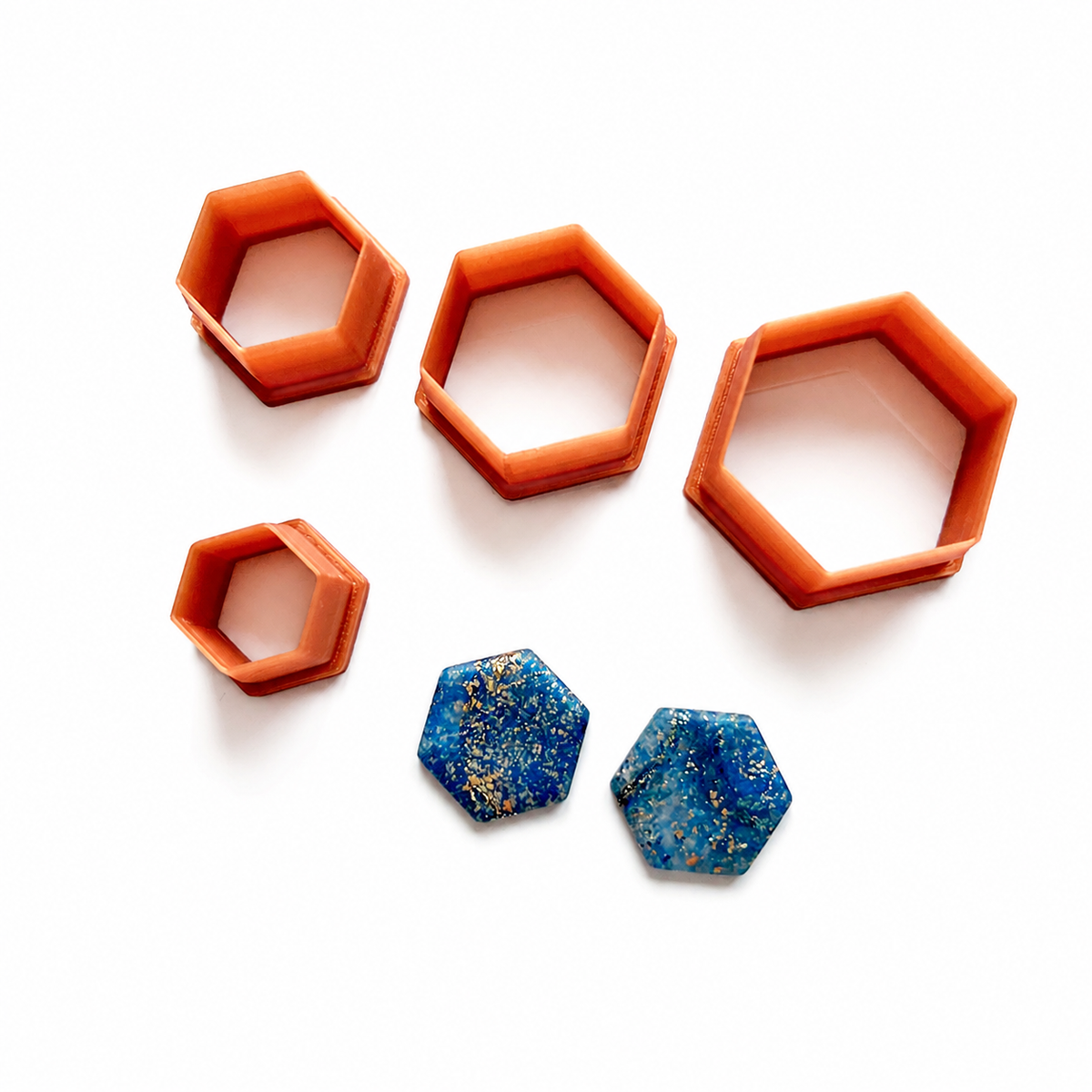 Blauw gemarmerde polymeerklei oorbellen gemaakt met de hexagon cutters