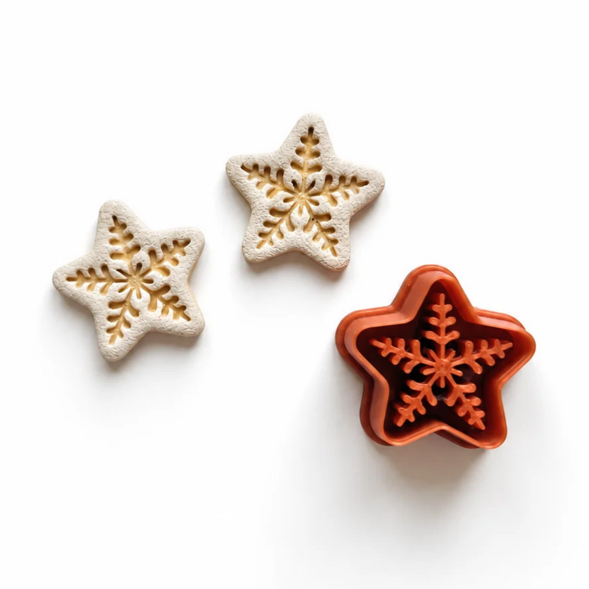 Kerst polymeerklei oorbellen gemaakt met de kerstster cutter