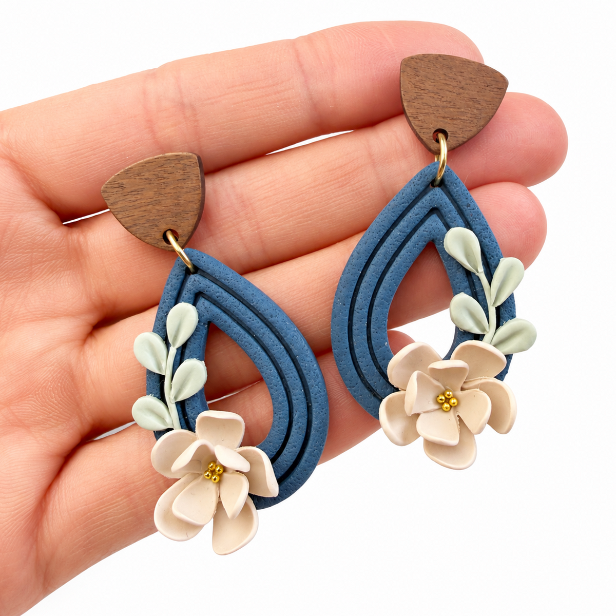 Polymeerklei bloemen oorbellen gemaakt met de micro bloemencutters set 1