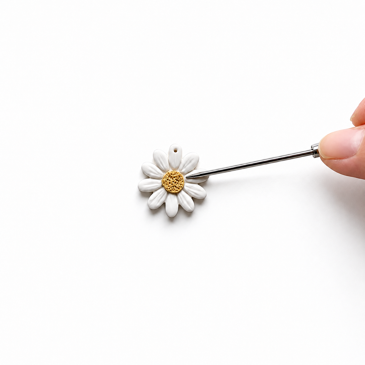 Needle tool voor het aanbrengen van fijne details in polymeerklei