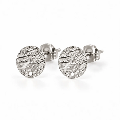 Oorstekers cirkel relief zilver