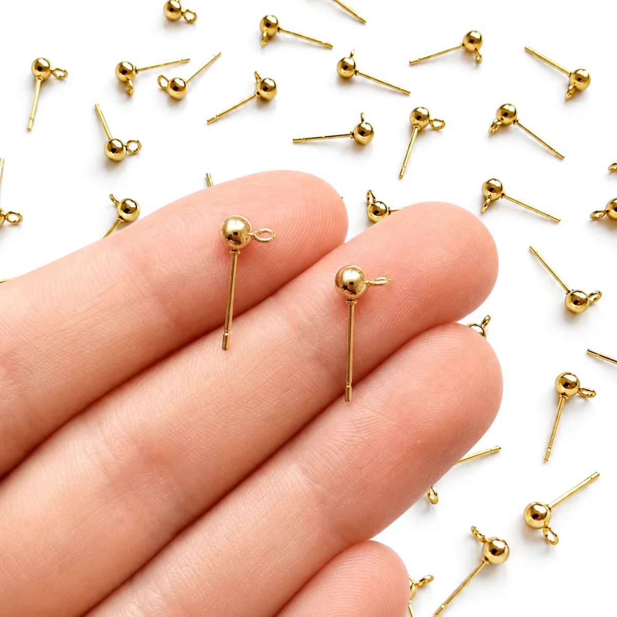 Boucle d'oreille à bille en or