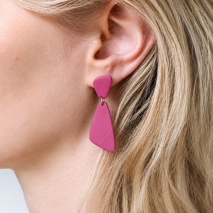 Paulien cutter, roze organische polymeerklei oorbel in oor
