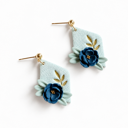 ruitvormige polymeerklei oorbellen met bloemen, gemaakt met de afgeronde ruit cutter