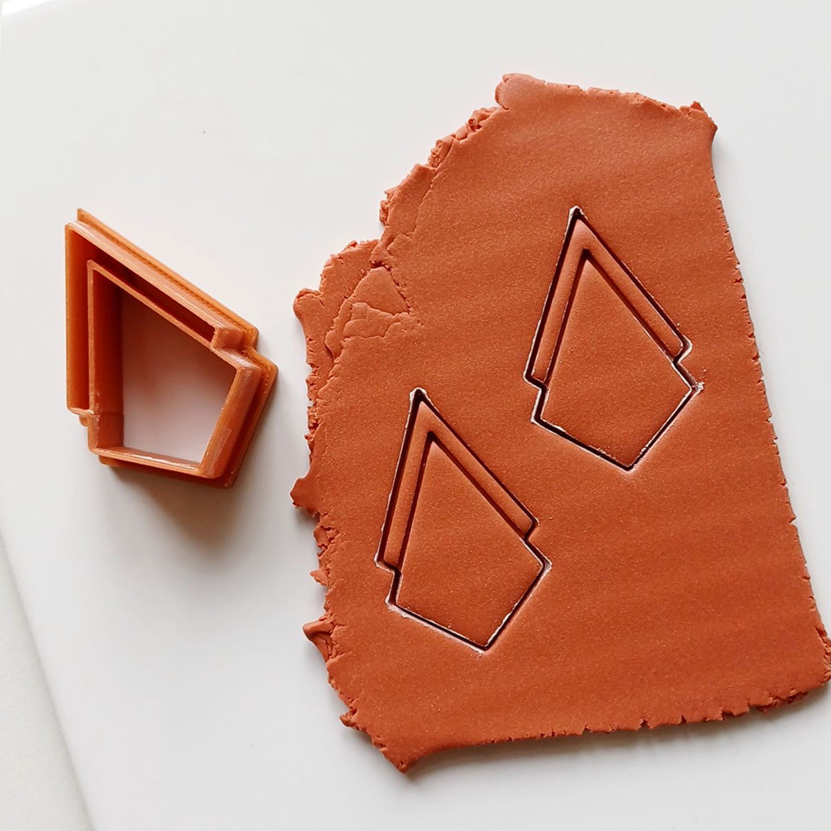 Cutter gedrukt in Sculpey polymeerklei, kleur Cinnamon