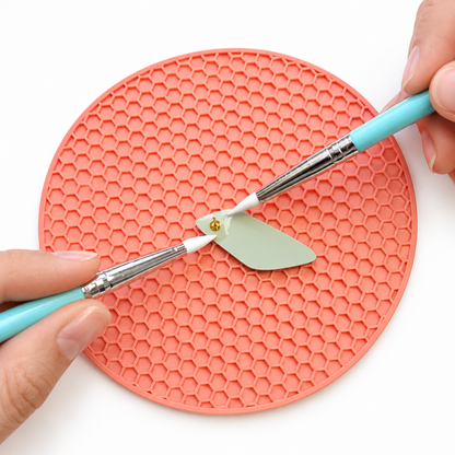 Siliconen tools voor het aanbrengen van resin op polymeerklei.