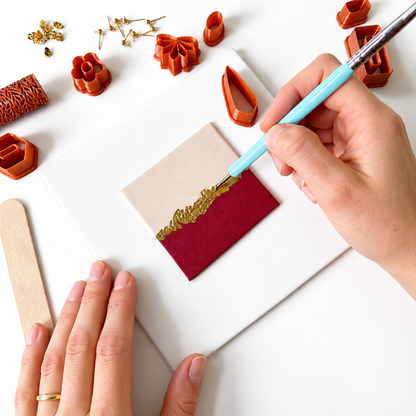 Oorbellen maken van polymeerklei met goudblad, color blocking techniek geleerd uit de online workshop 